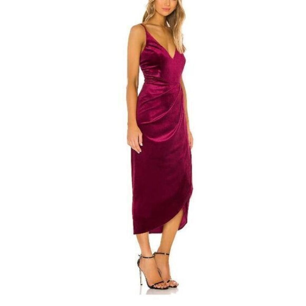 Yumi Kim Revolve Felicity Dress v-neck with a tulip skirt Red Wine Velvet Medium - Picture 4 of 11